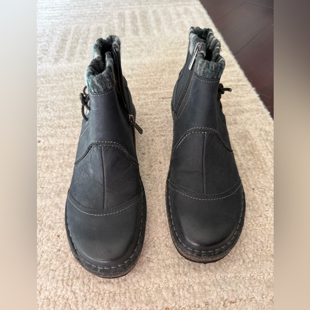 Aetrex Black Leather Ankle Boots like NEW